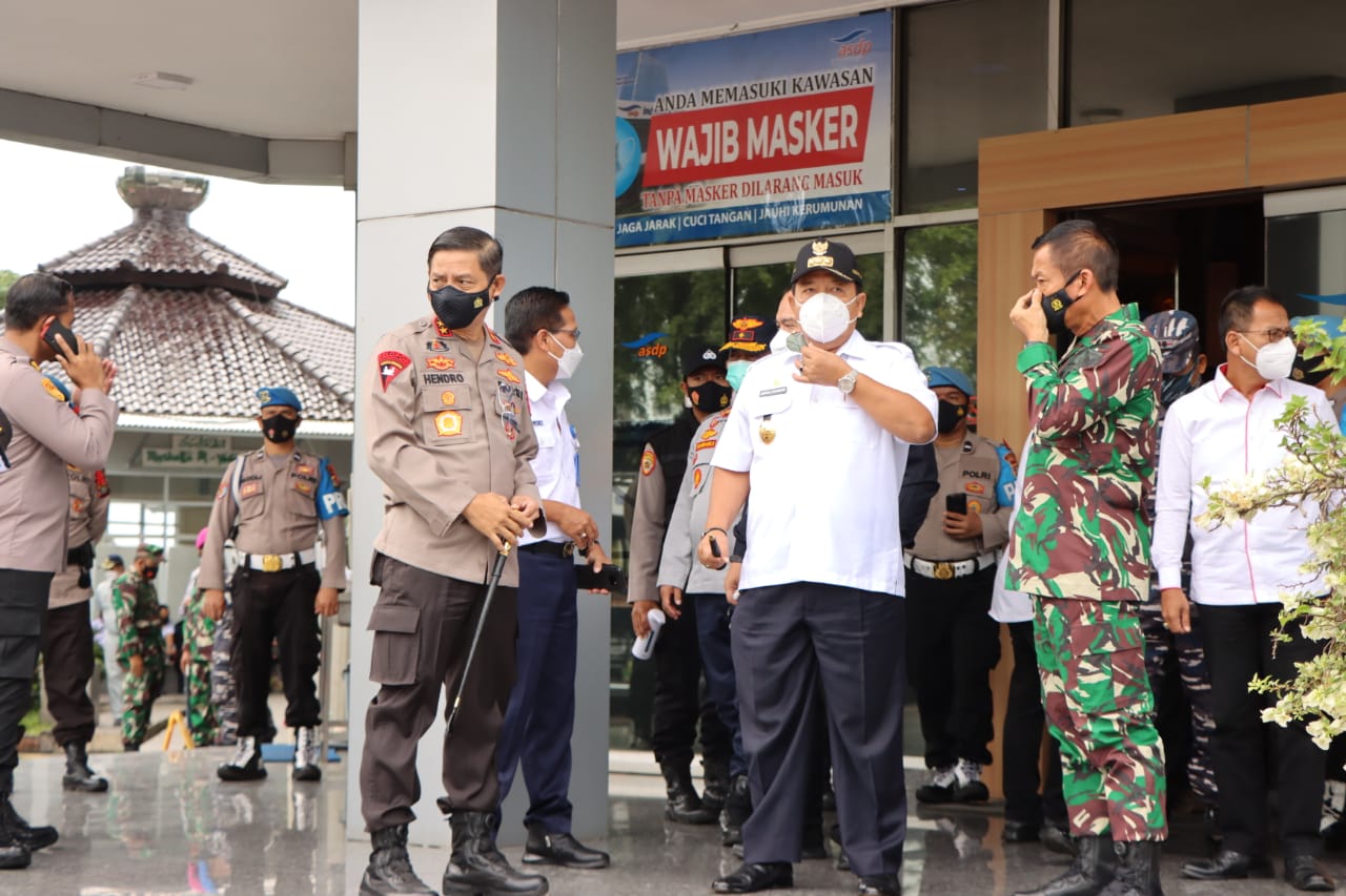 Gubernur Arinal dampingi kunjungan Rombongan Tim pemantauan Lokasi Penyekatan Peniadaan Mudik di Pelabuhan Bakauheni