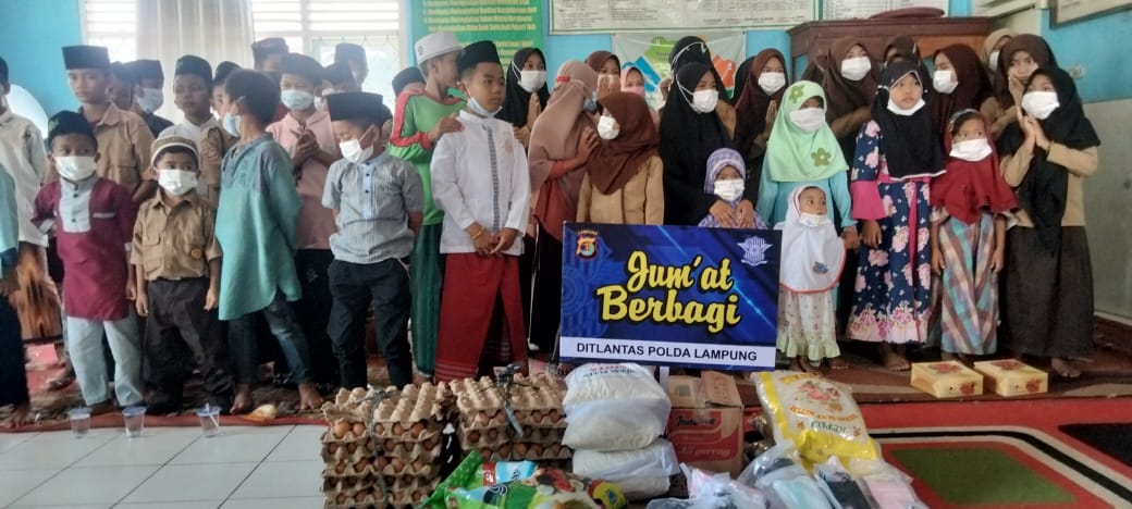 Jum’at berkah berbagi on the spot Dan panti asuhan oleh konsorsium multimedia Indonesia