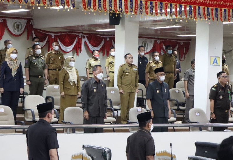 Ketua DPRD Provinsi Lampung, Mingrum Gumay, secara resmi membuka rapat paripurna lanjutan terkait penyampaian pandangan umum dari fraksi-fraksi DPRD Provinsi Lampung